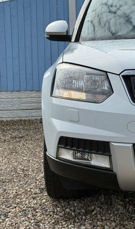 Skoda Yeti 2016 1.2 Tsi Se Outdoor Dsg Euro 6 Ss DG16FXV White #3