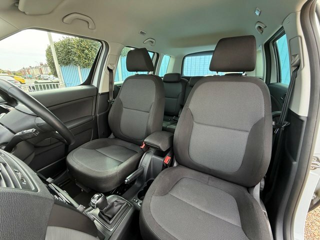 Skoda Yeti 2016 1.2 Tsi Se Outdoor Dsg Euro 6 Ss DG16FXV White #5