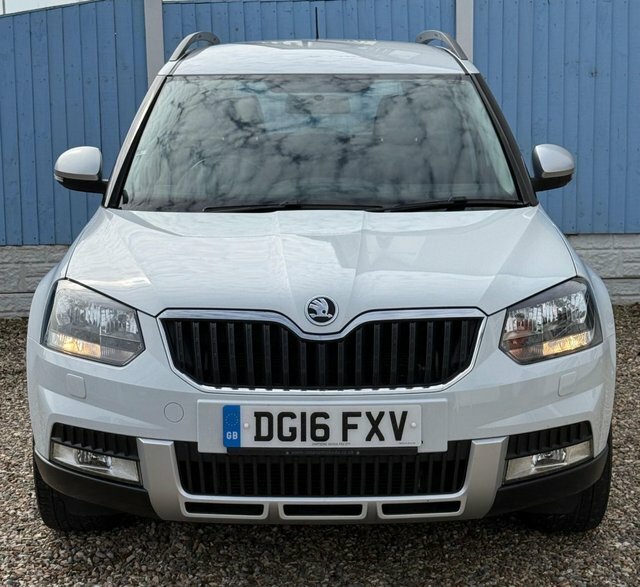 Skoda Yeti 2016 1.2 Tsi Se Outdoor Dsg Euro 6 Ss DG16FXV White #2