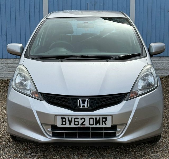 Honda Jazz 2012 1.4 I-vtec Es Hatchback Cvt Euro 5 BV62OMR Silver #3