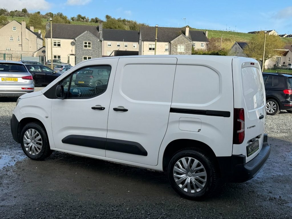 Peugeot Partner 1.5L Professional NY19XDW White #4