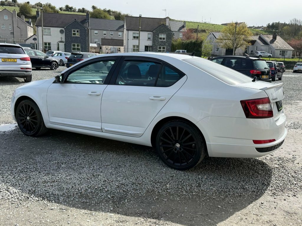Skoda Octavia 1.6L Black Edition White #4