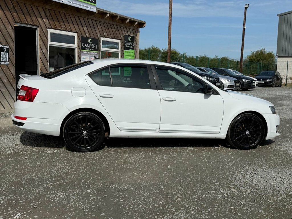 Skoda Octavia 1.6L Black Edition White #6