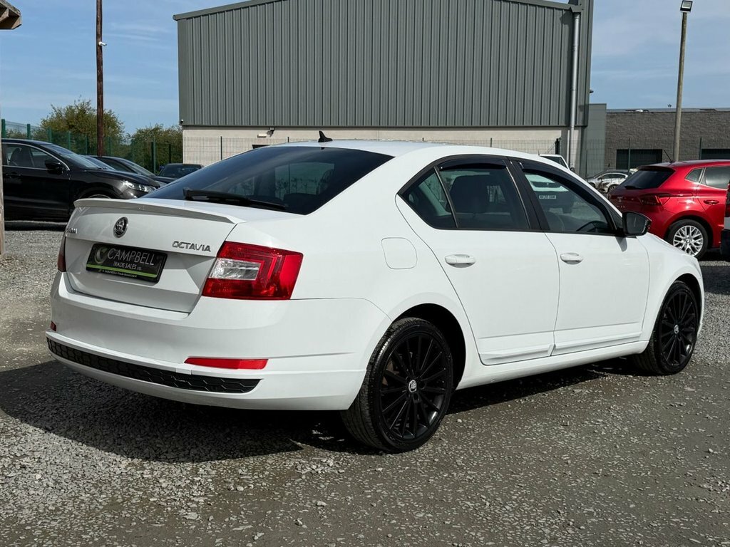 Skoda Octavia 1.6L Black Edition White #5