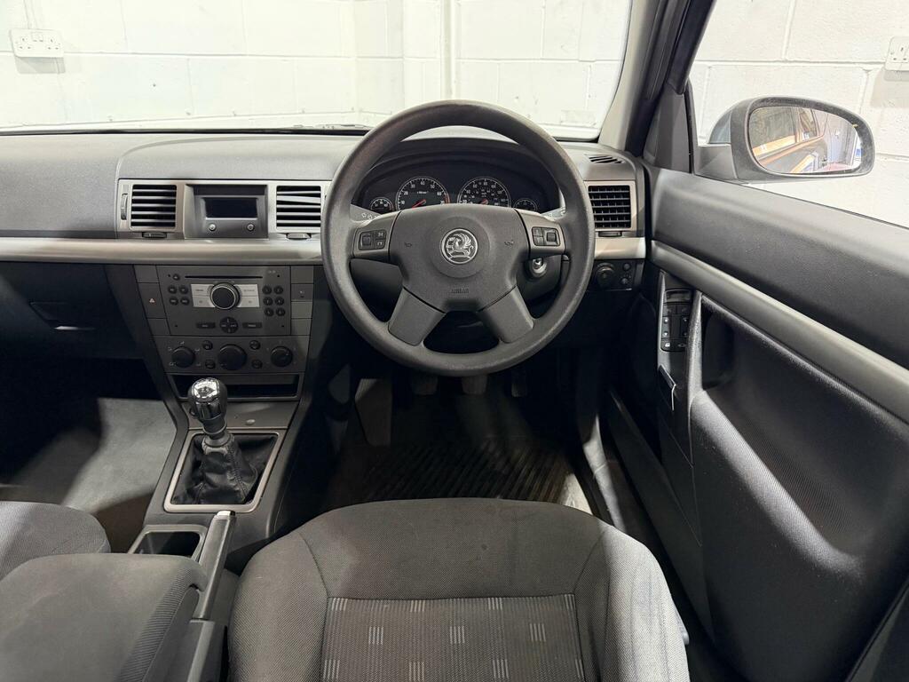 Vauxhall Vectra 1.8I Breeze - Hatchback  #12