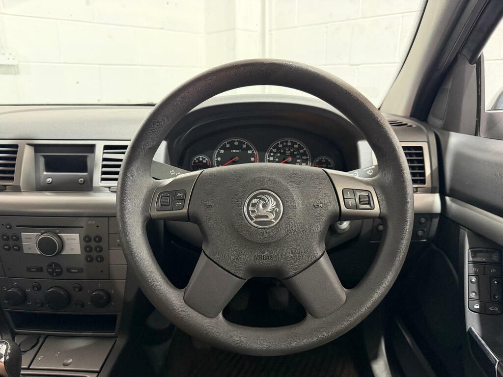 Vauxhall Vectra 1.8I Breeze - Hatchback  #13