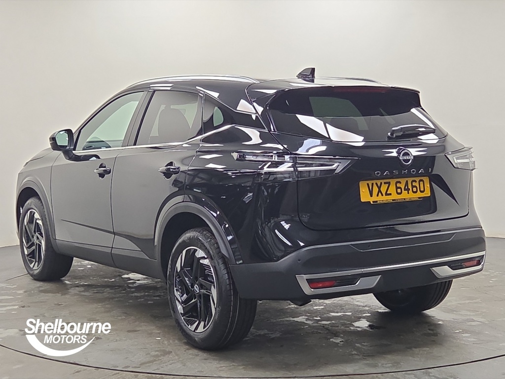Nissan Qashqai Qashqai 1.3 Dig-t Mh 158 N-connecta Glass Rf Black #2