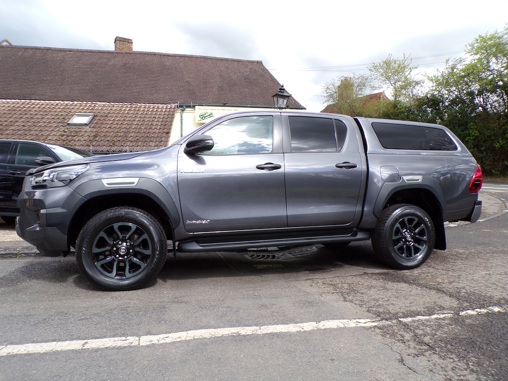 Toyota HILUX 2.8 D-4d Invincible X Pickup Double Cab MX23NKZ Grey #2