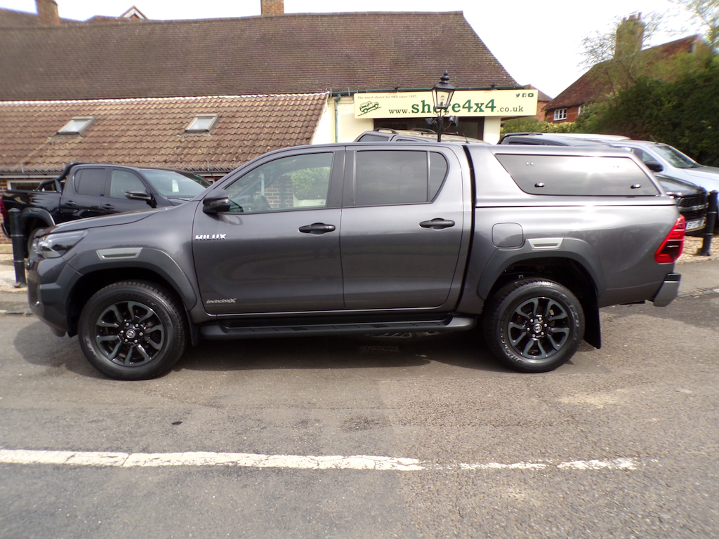 Toyota HILUX 2.8 D-4d Invincible X Pickup Double Cab NV23GNU Grey #6