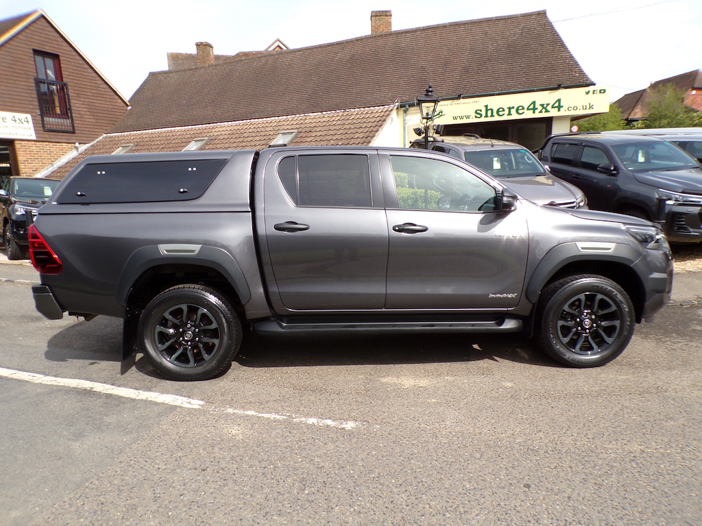 Toyota HILUX 2.8 D-4d Invincible X Pickup Double Cab NV23GNU Grey #5