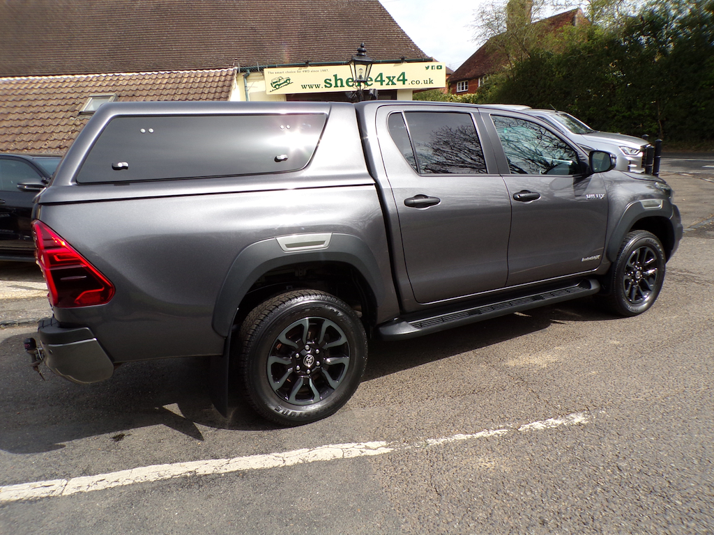 Toyota HILUX 2.8 D-4d Invincible X Pickup Double Cab NV23GNU Grey #3