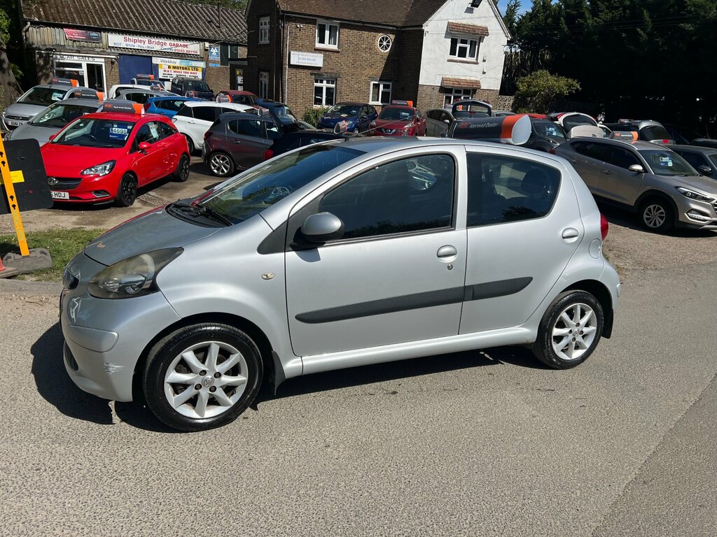 Toyota Aygo 1.0 Vvt-i Platinum Hatchback Eur Silver #2