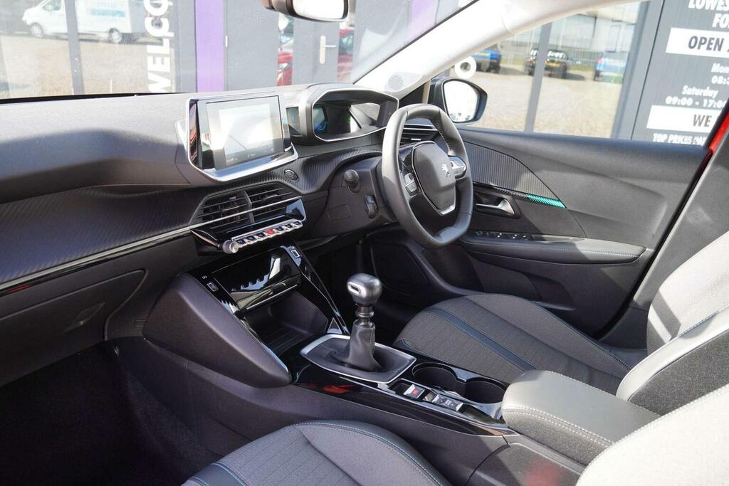 Peugeot 208 1.2 Puretech Allure Premium Euro 6 Ss MC73SXM Red #2