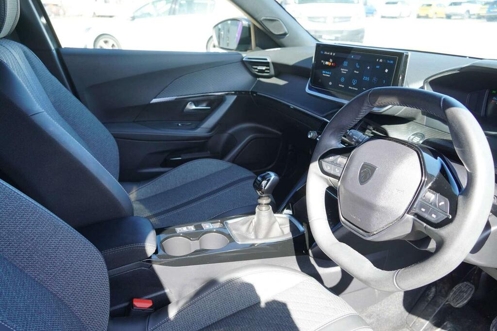 Peugeot 2008 1.2 Puretech Allure Euro 6 Ss CV24UPO Grey #2
