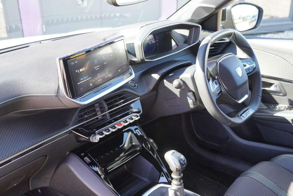Peugeot 208 1.2 Puretech Gt Euro 6 Ss KO74XME White #2