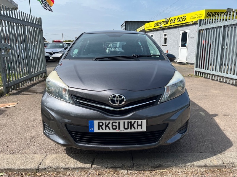 Toyota Yaris Vvt-i Tr Grey #3