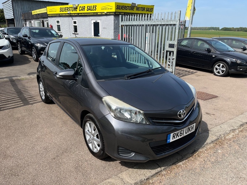 Toyota Yaris Vvt-i Tr Grey #2