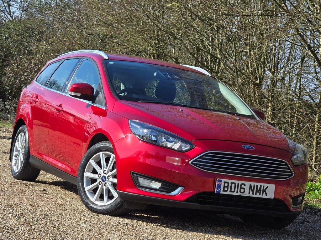Ford Focus 1.0T Ecoboost Titanium Euro 6 Ss Red