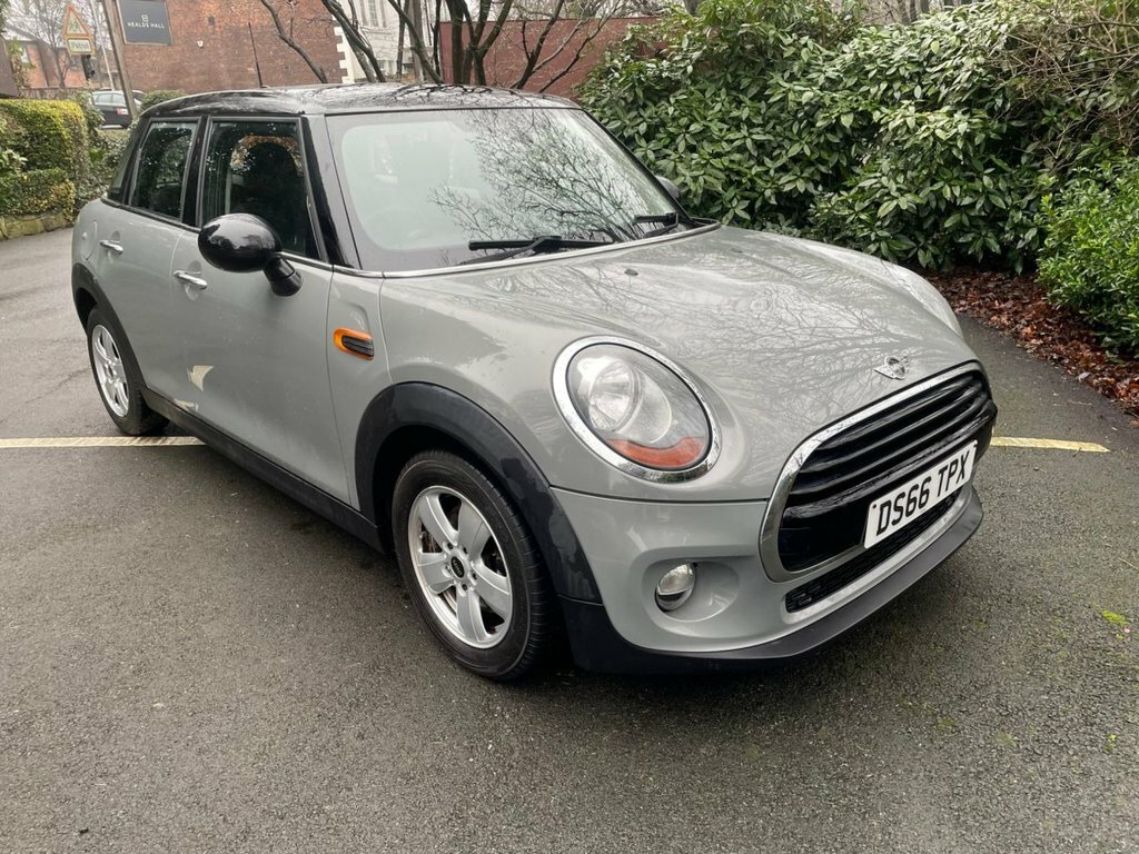 Mini Hatch 1.5L Cooper Grey
