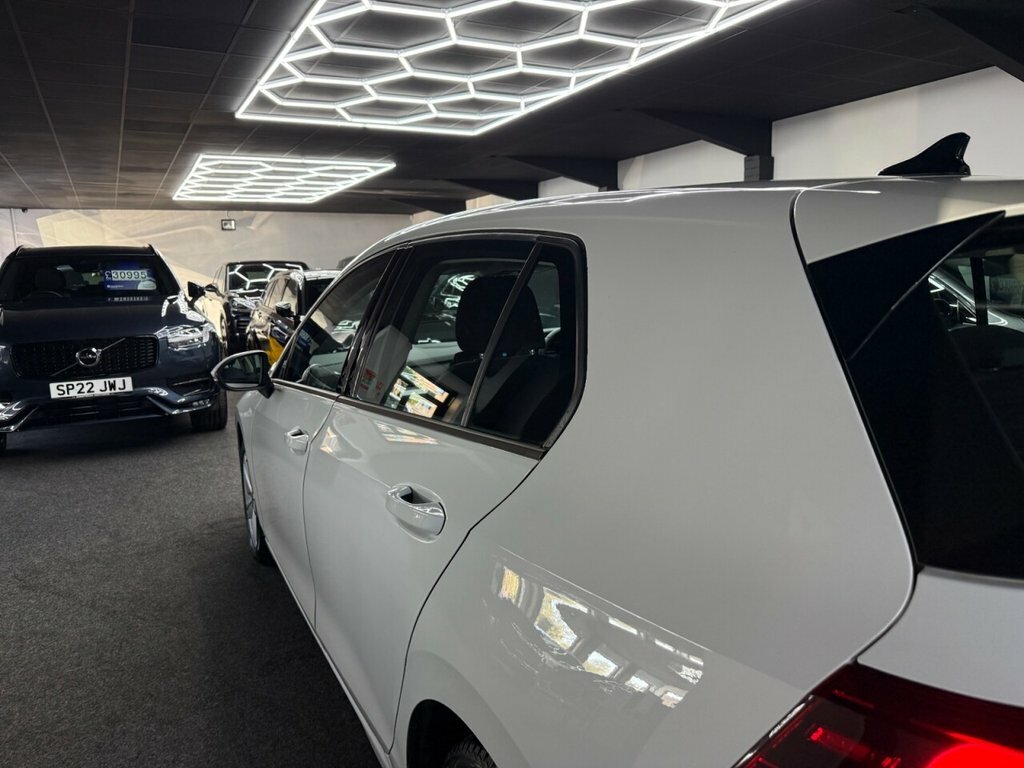 Volkswagen Golf 1.5L Life SY70XLU White #5