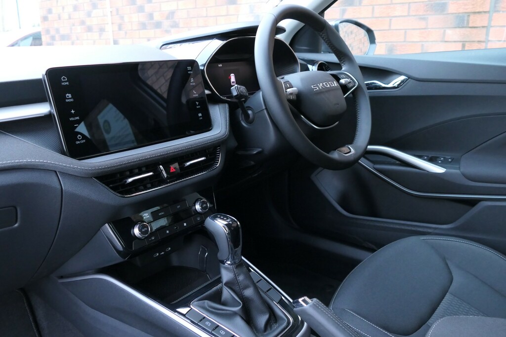 Skoda Fabia 1.5 Tsi 150 Se L Edition Dsg 150 Ps Grey #2