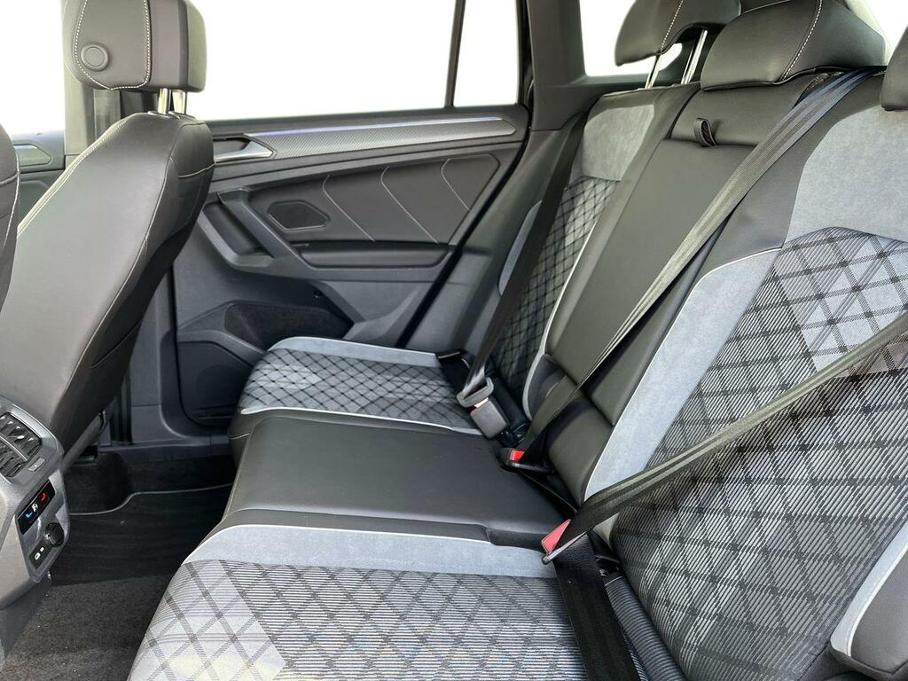 Volkswagen Tiguan 1.5 Tsi Black Edition Dsg Euro 6 Ss CU24TNF Black #4
