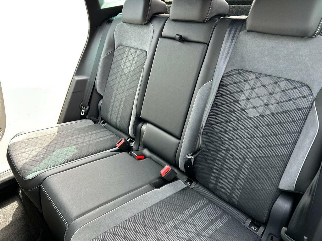 Volkswagen Tiguan 1.5 Tsi R-line Dsg Euro 6 Ss CA23VRC Black #4