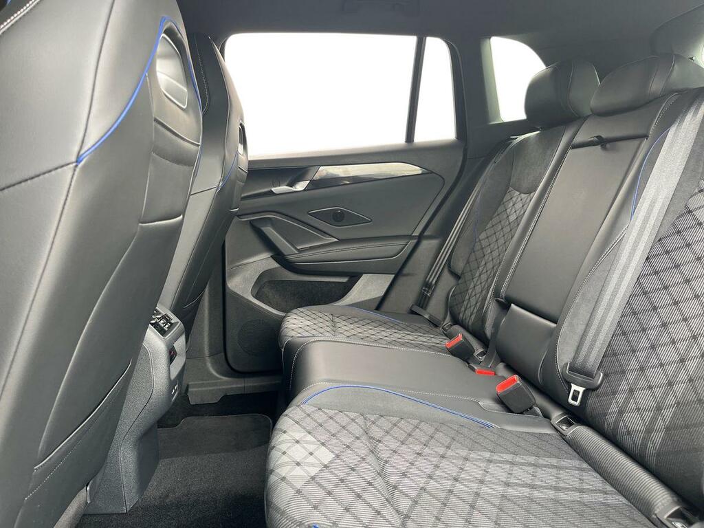 Volkswagen Tiguan 2.0 Tdi R-line Dsg Euro 6 Ss KO25HZA Black #4