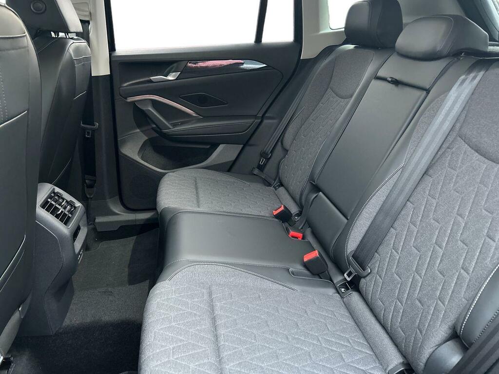 Volkswagen Tiguan 1.5 Etsi Mhev Match Dsg Euro 6 Ss CV75FXE Black #4