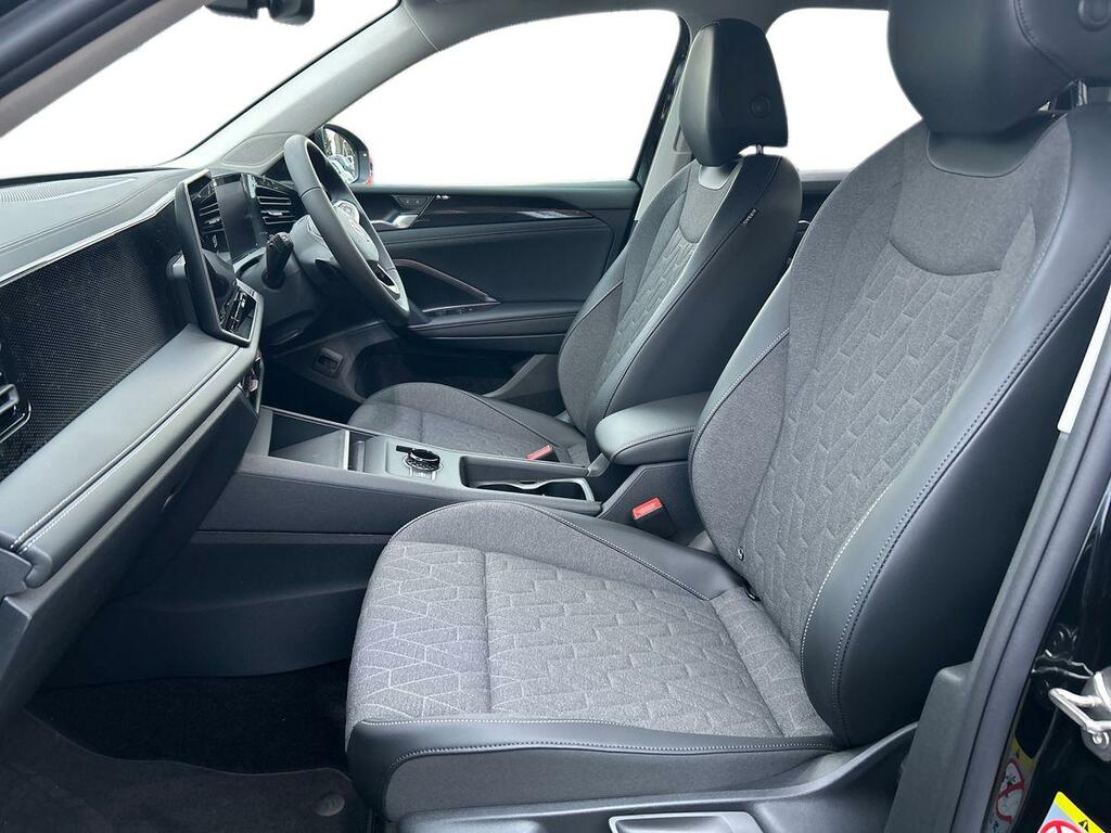 Volkswagen Tiguan 1.5 Etsi Mhev Match Dsg Euro 6 Ss CV75FXE Black #3