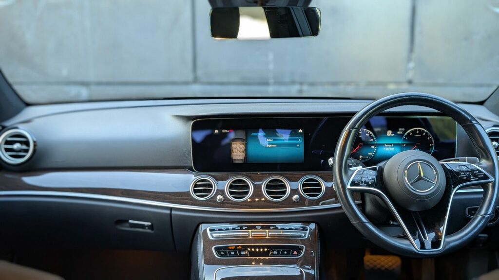 Mercedes-Benz E Class 2021 2.0 E300de 13.5Kwh Amg Line Edition Estate SN71VCW Black #2