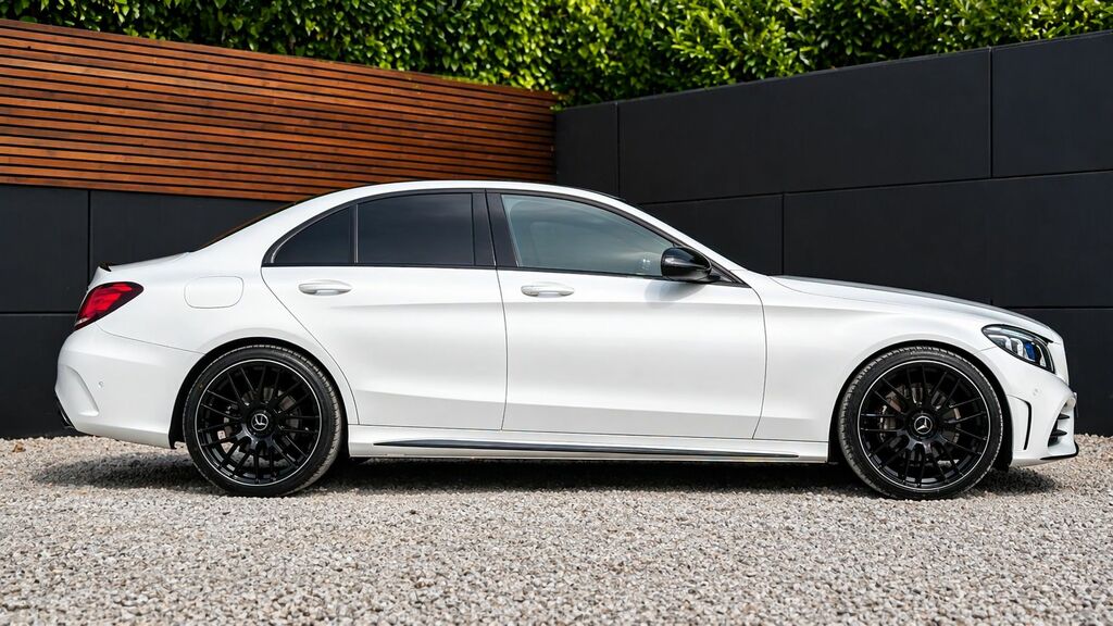 Mercedes-Benz C Class 2021 2.0 C300de 13.5Kwh Amg Line Edition Premium White #5