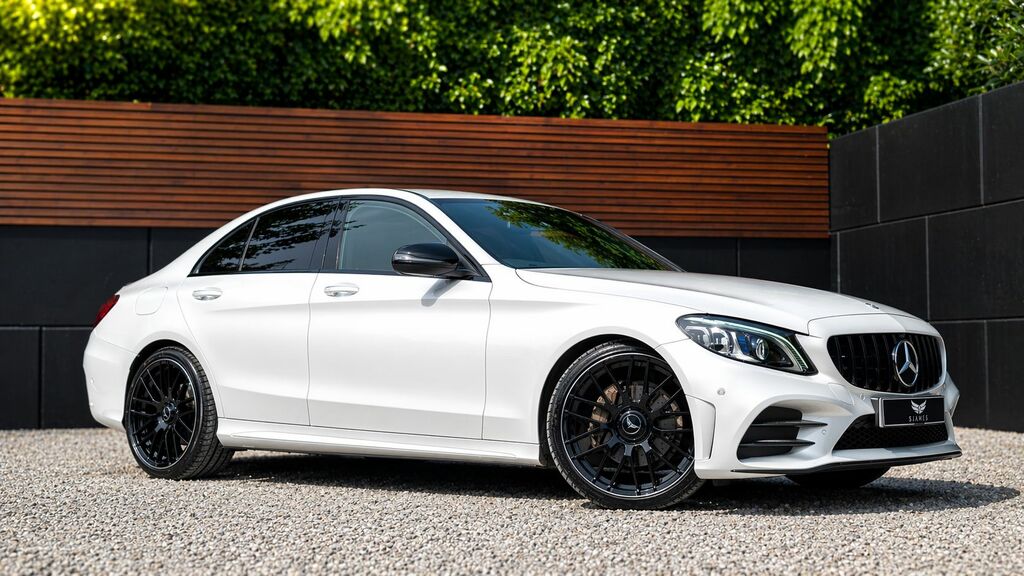 Mercedes-Benz C Class 2021 2.0 C300de 13.5Kwh Amg Line Edition Premium White #4