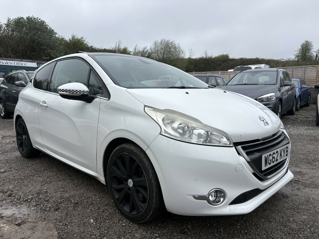 Peugeot 208 Hatchback 1.6 Thp Feline 2013 White