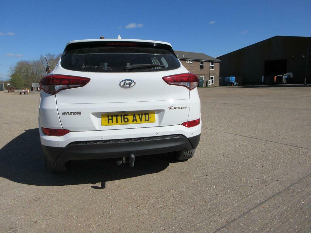 Hyundai Tucson 1.7 Crdi Blue Drive Se Nav Euro 6 S S XI21NRE White #3