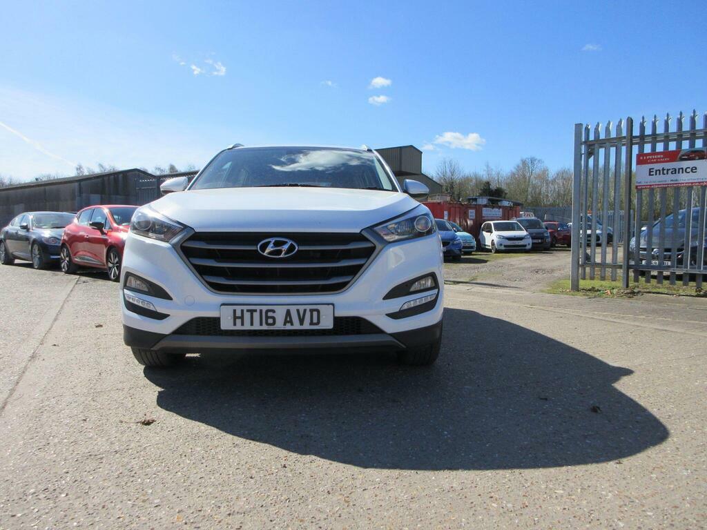Hyundai Tucson 1.7 Crdi Blue Drive Se Nav Euro 6 S S XI21NRE White #2