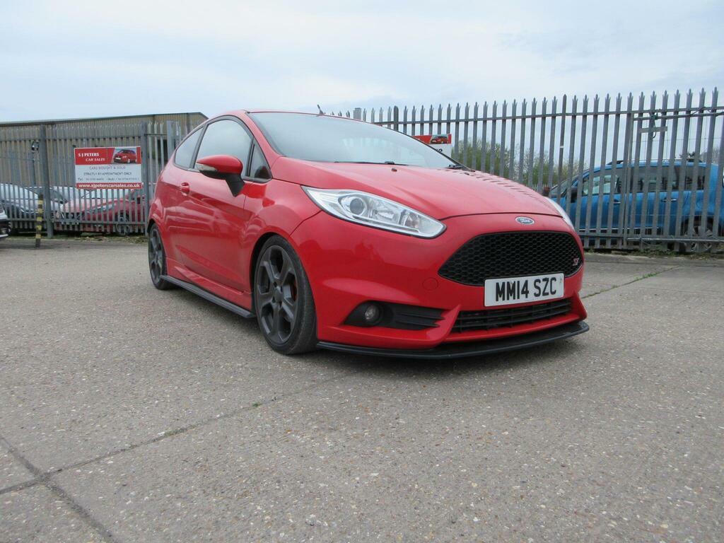 Ford Fiesta 1.6T Ecoboost St-2 Euro 5 Red
