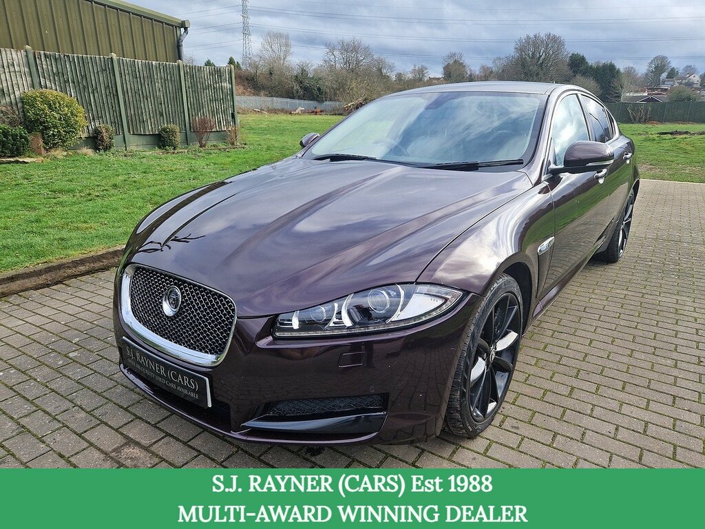 Jaguar XF D Premium Luxury Red