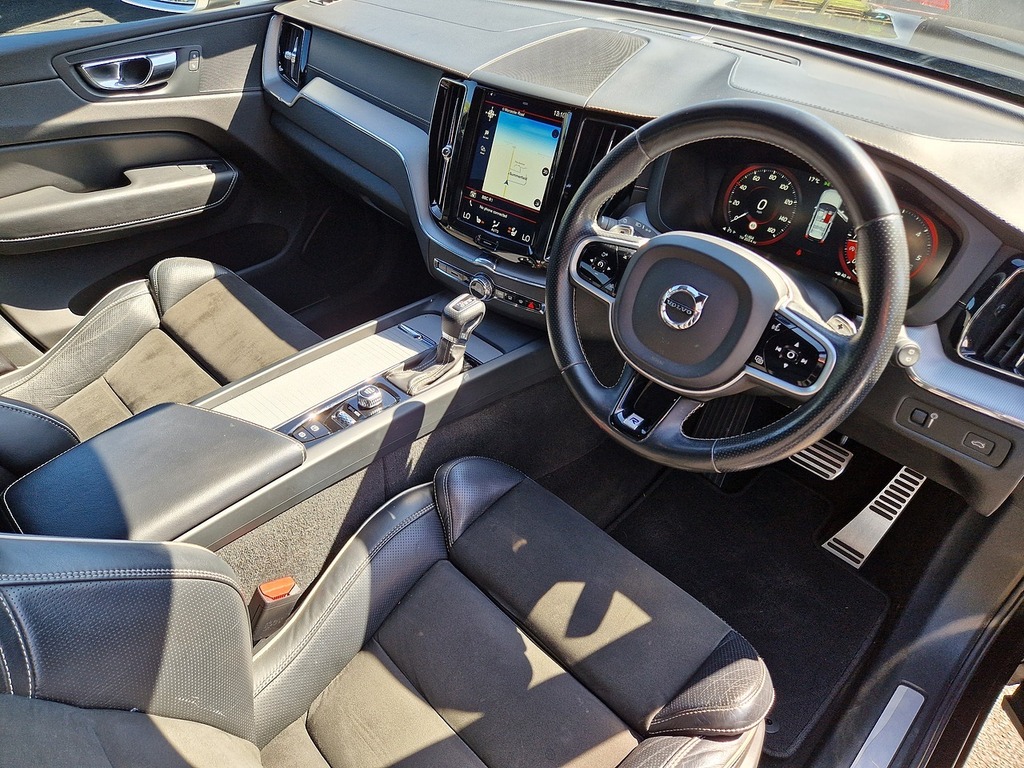 Volvo XC60 D5 Powerpulse R-design Pro KP18ENJ Black #6