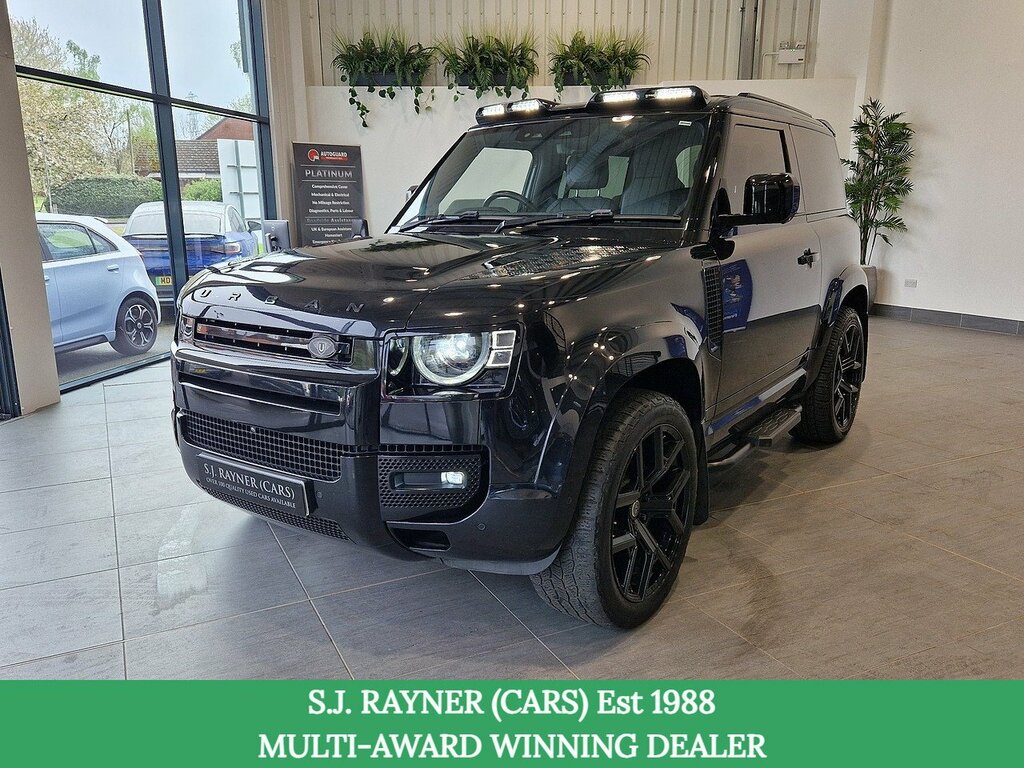 Land Rover Defender 90 D250 Mhev Hse Black