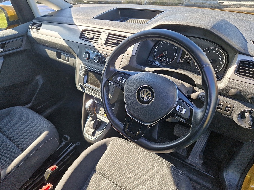 Volkswagen Caddy Life Tdi Yellow #5