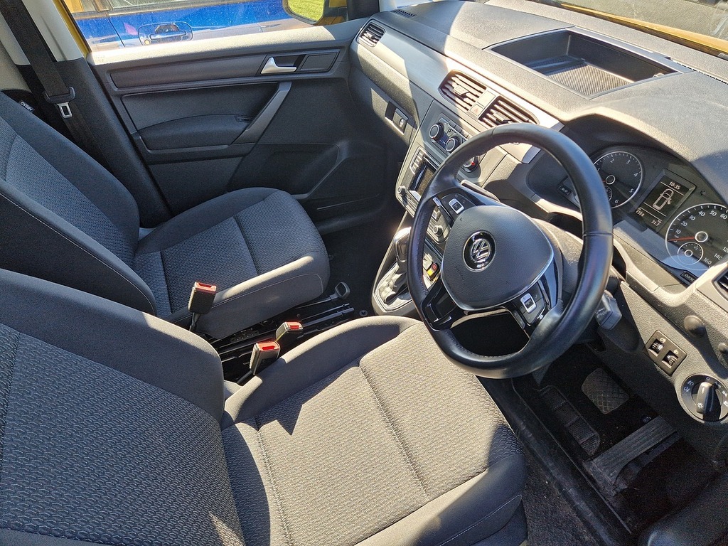 Volkswagen Caddy Life Tdi Yellow #3