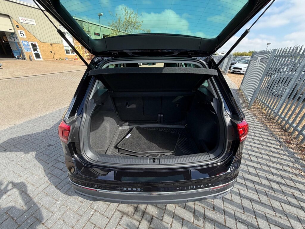 Volkswagen Tiguan 1.5 Tsi Life Dsg Euro 6 Ss GJ72ZYR Black #5