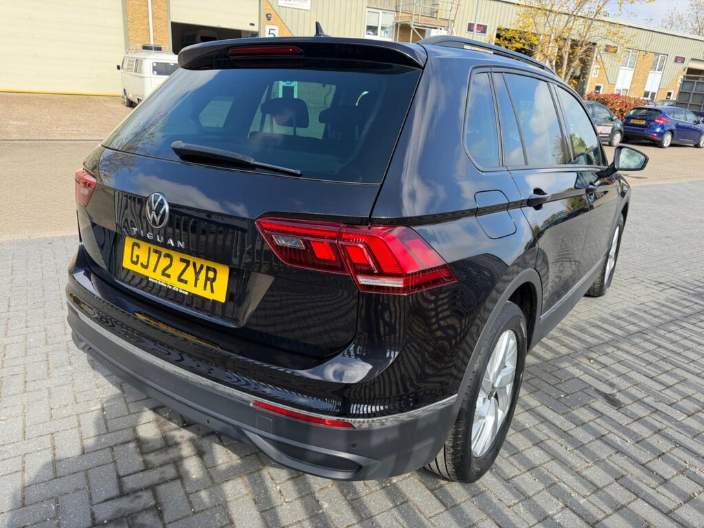 Volkswagen Tiguan 1.5 Tsi Life Dsg Euro 6 Ss GJ72ZYR Black #3