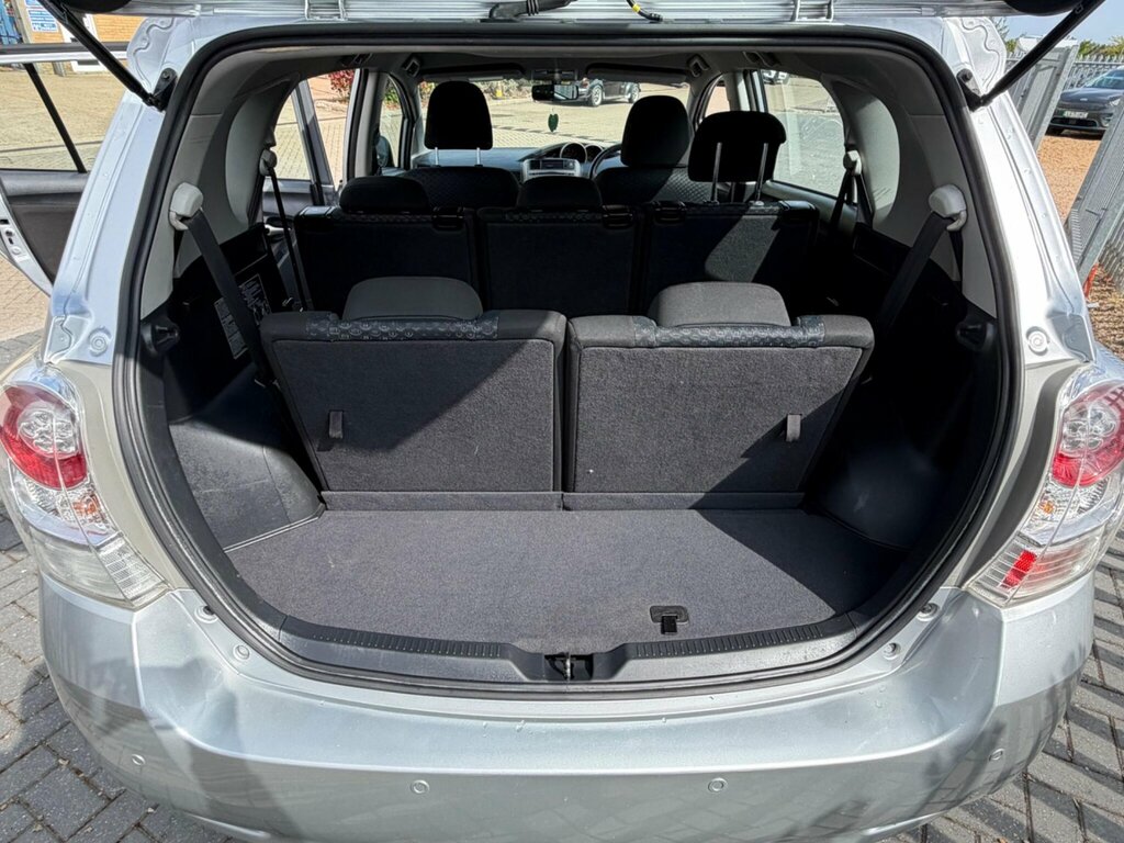 Toyota Verso 1.8 V-matic Tr Multidrive S Euro 4 Silver #6