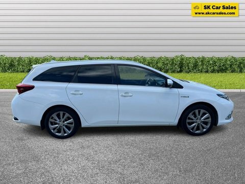 Toyota Auris 1.8 Vvt-h Excel YH66UVR #3