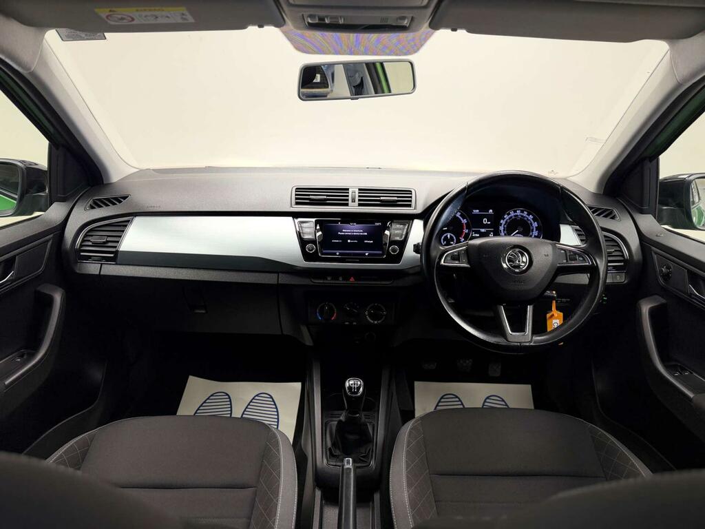 Skoda Fabia Hatchback YY68CEA Green #3