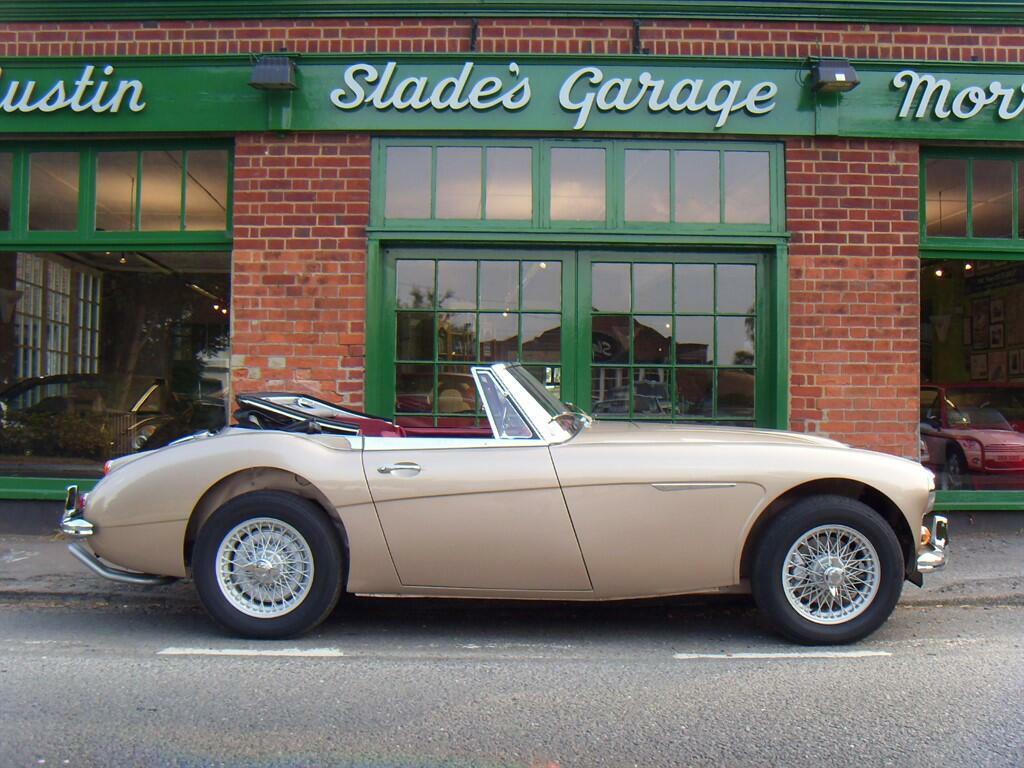 Austin Healey 3000 Mkiii Lhd To Rhd Gold
