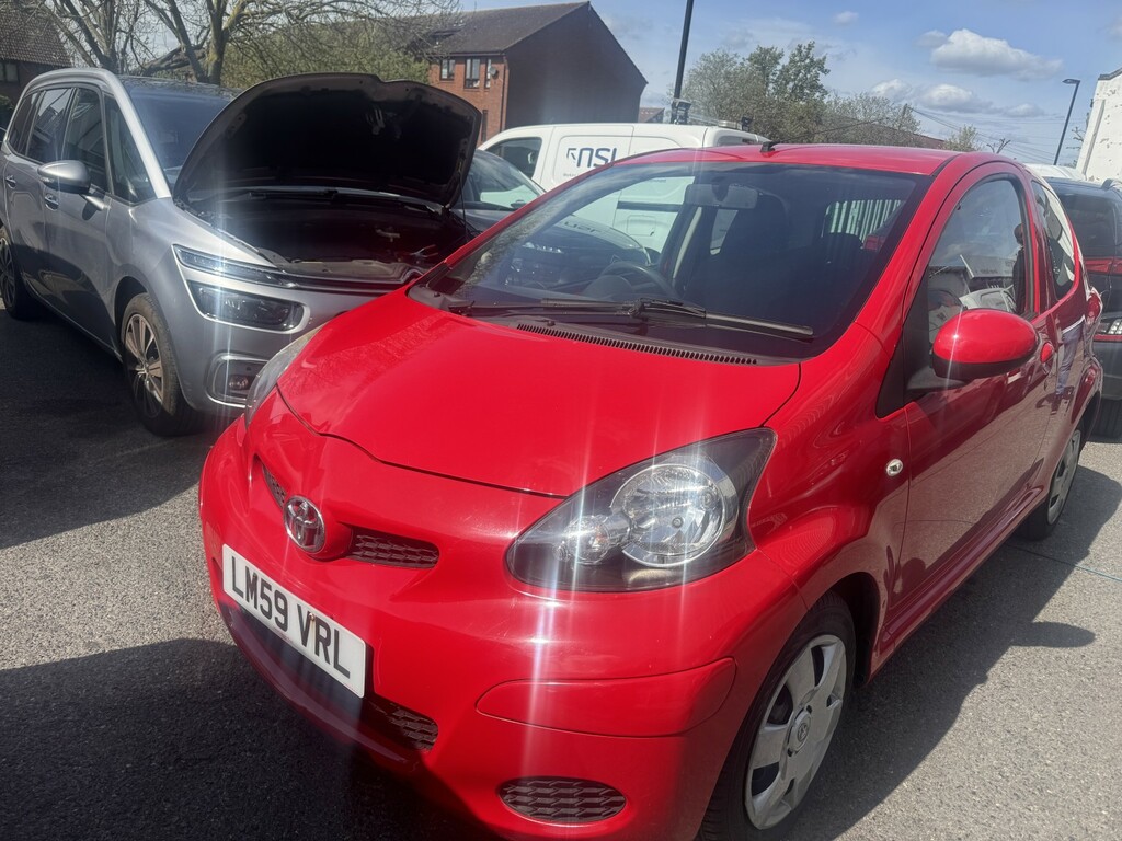 Toyota Aygo 1.0 Vvt-i Red #3