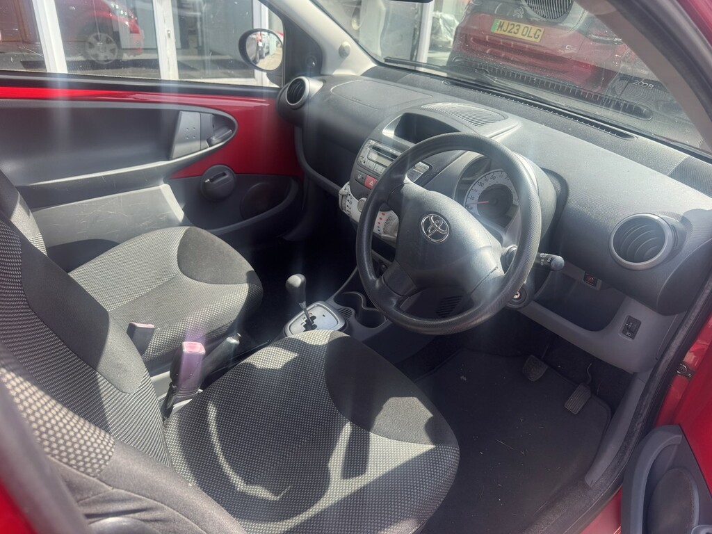 Toyota Aygo 1.0 Vvt-i Red #5